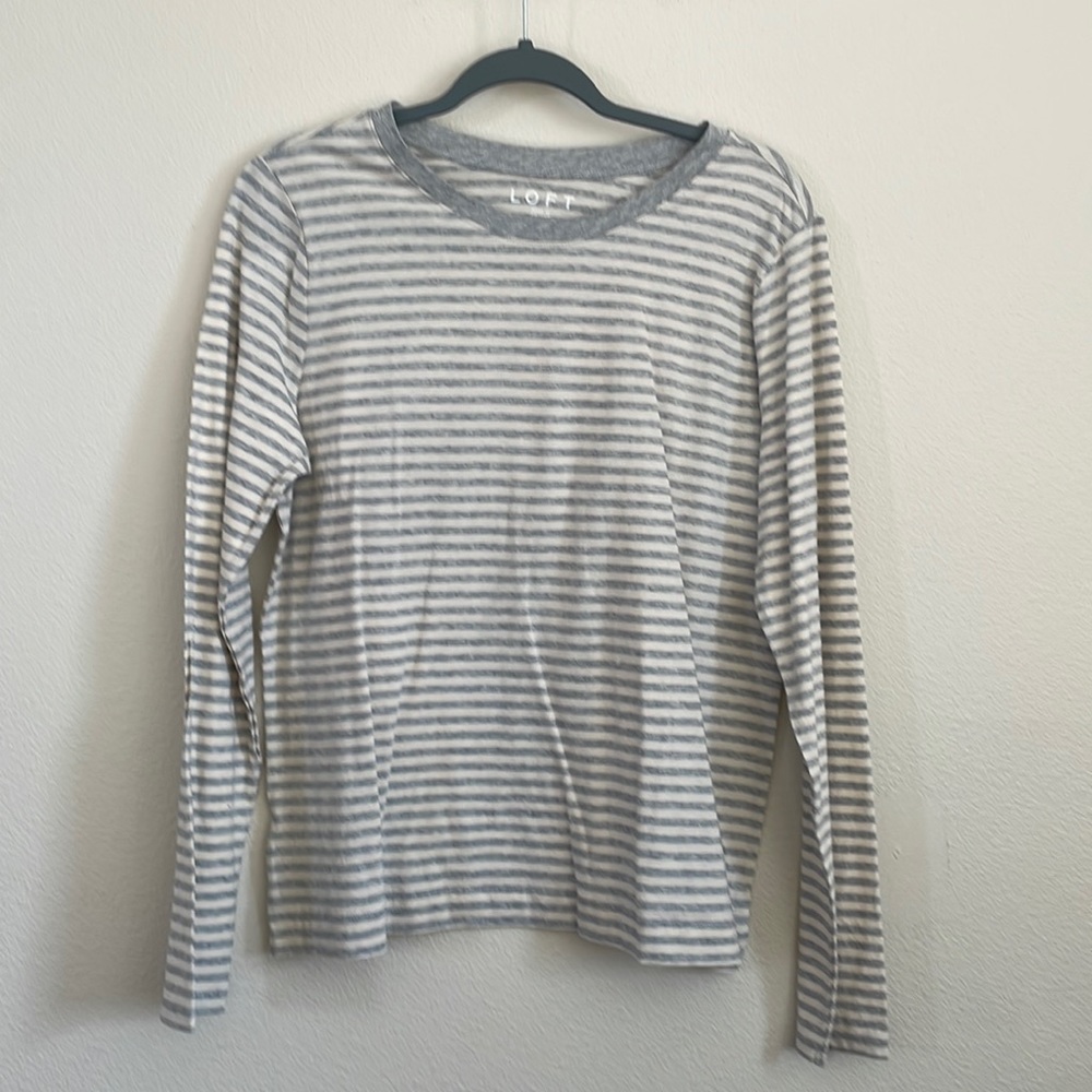 Never worn gray and white long sleeve from the loft